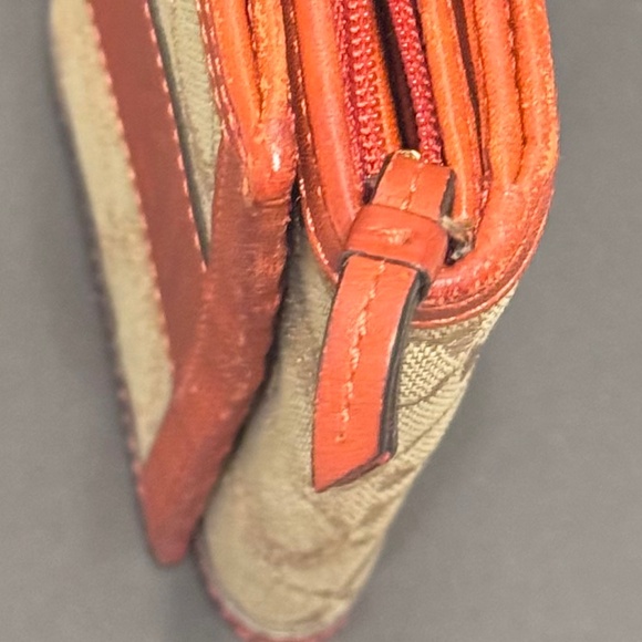 Wallet by Coach. Pre-Loved - Picture 11 of 11